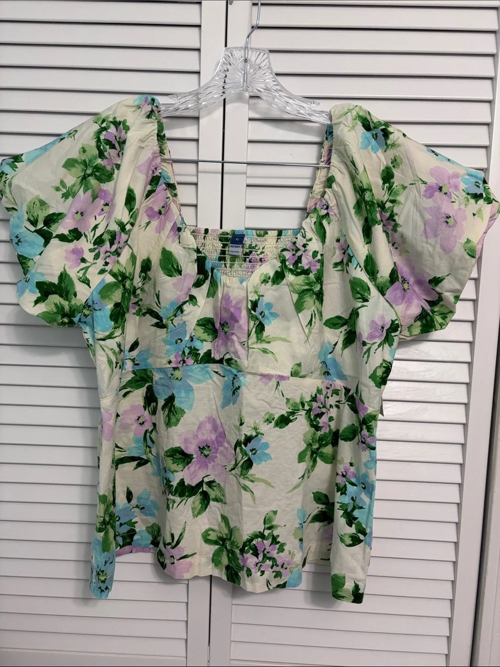 Old Navy Cream Floral Puff-Sleeve Blouse with Lavender & Blue Flowers